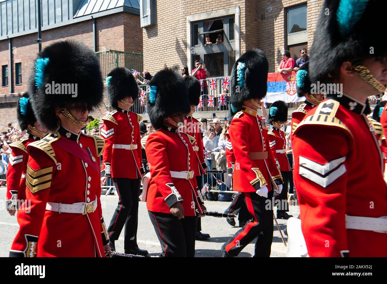 Royal Wedding Day, Windsor, Berkshire, Royaume-Uni. 19 mai, 2018. Soldats marchant au château de Windsor le jour de la Mariage du Prince Harry et Meghan Markle. Credit : Maureen McLean/Alamy Banque D'Images