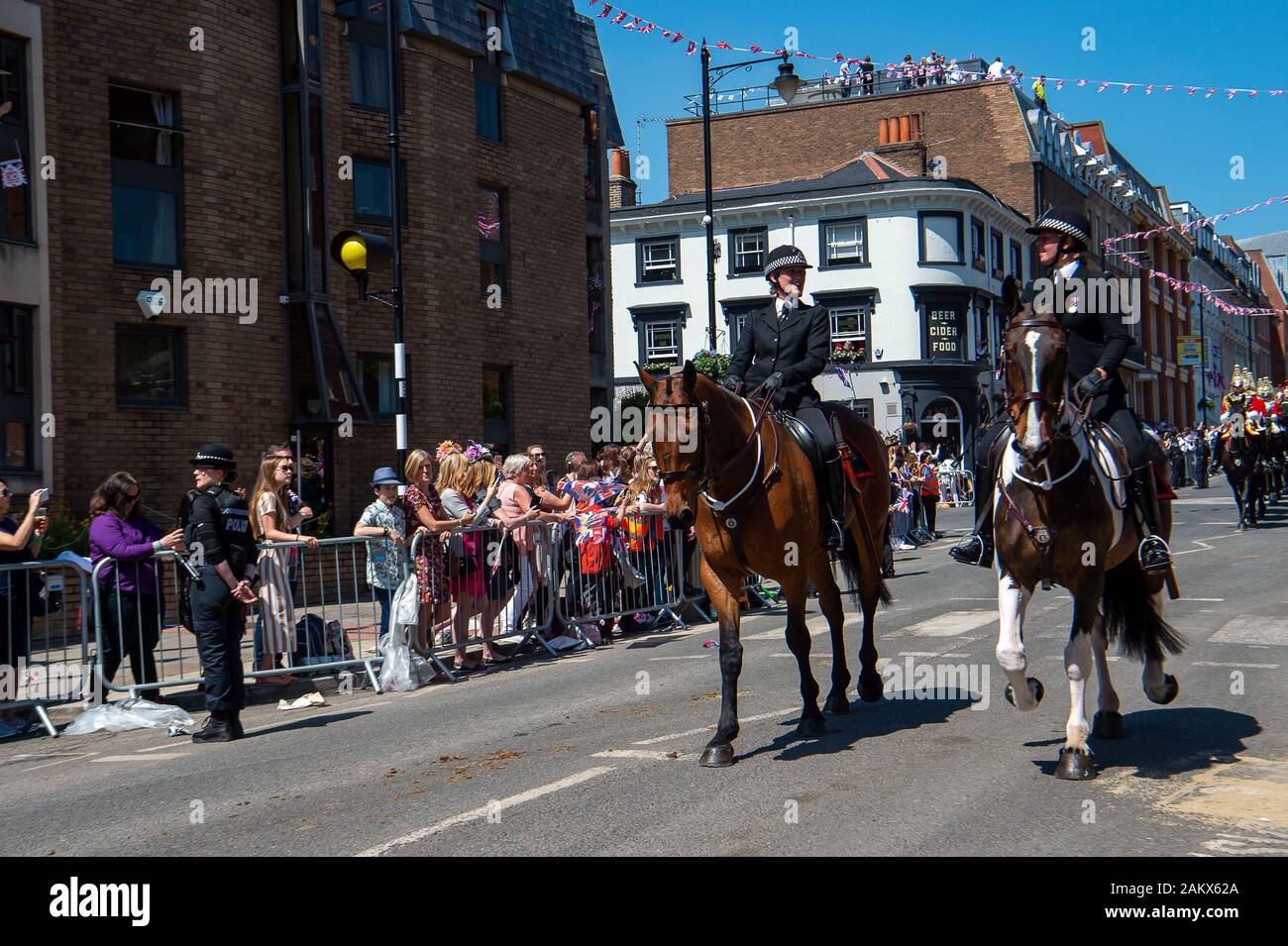 Royal Wedding Day, Windsor, Berkshire, Royaume-Uni. 19 mai, 2018. Les chevaux de la police le jour du mariage du prince Harry et Meghan Markle. Credit : Maureen McLean/Alamy Banque D'Images