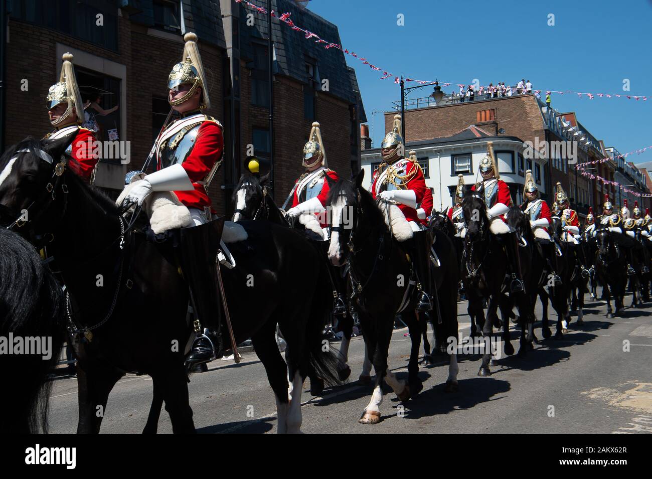 Royal Wedding Day, Windsor, Berkshire, Royaume-Uni. 19 mai, 2018. Du blues et de la famille royale à cheval le jour de la Mariage du Prince Harry et Meghan Markle. Credit : Maureen McLean/Alamy Banque D'Images