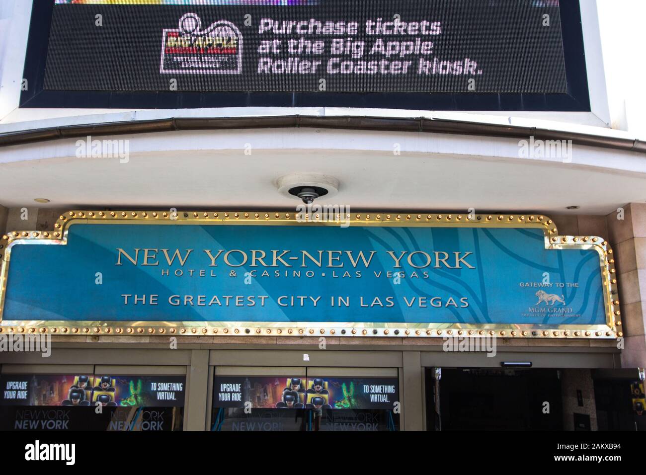 Las Vegas, Nevada, USA - 6 mai 2019 : Entrée de la New York New York Hotel and Casino. Le thème mega resort est la propriété de MGM Resorts International Banque D'Images