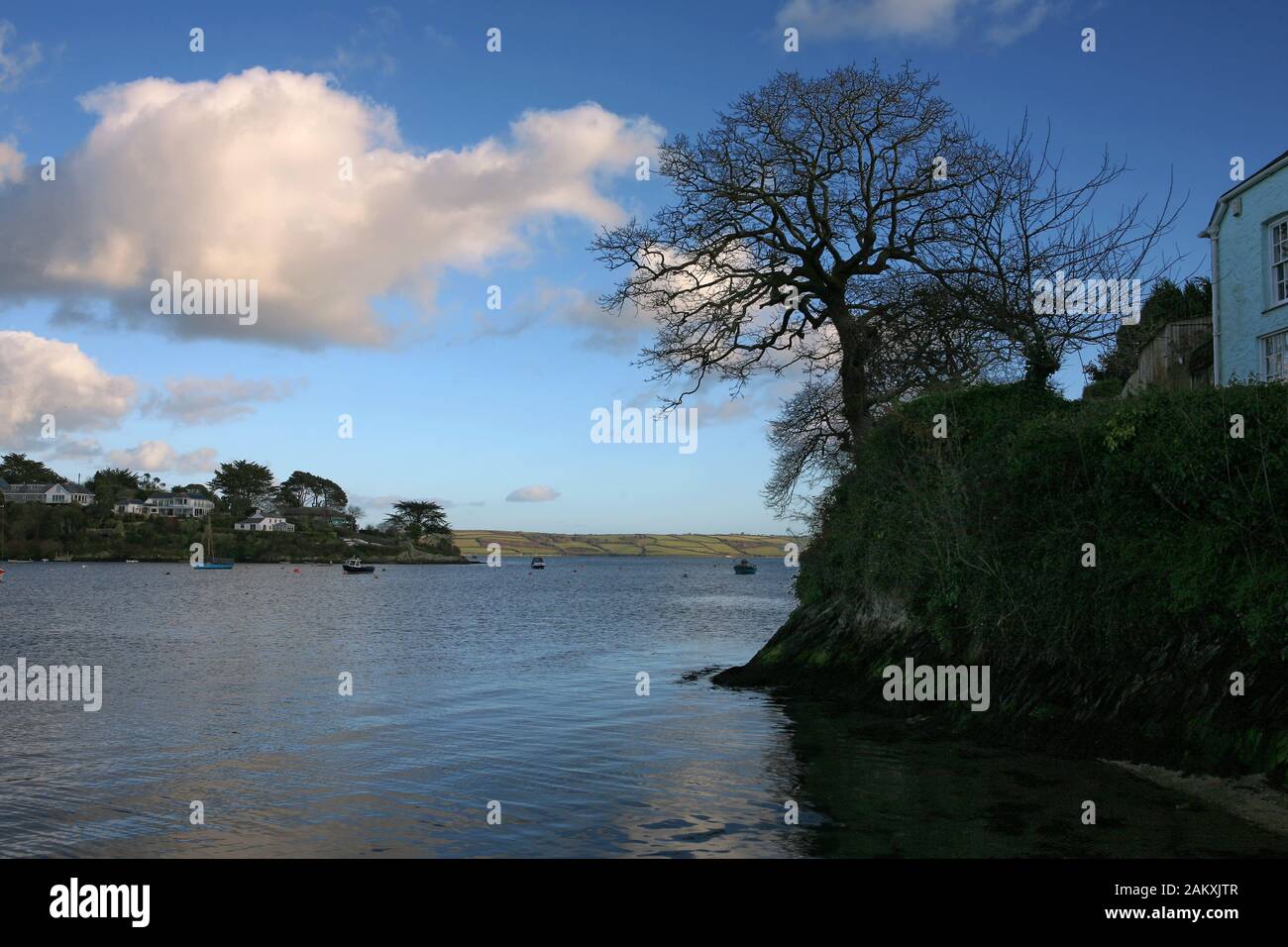 Restronguet passage, River Fal, Cornwall, Angleterre, Royaume-Uni dans une soirée calme et paisible Banque D'Images