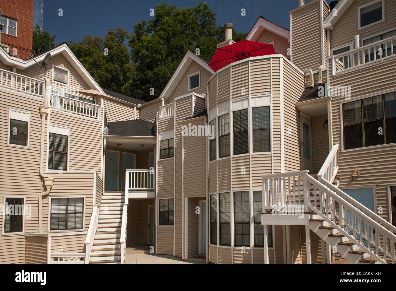 Cour de Piémont tonnelles à Piémont Ave, Midtown Atlanta, Georgia, USA Banque D'Images