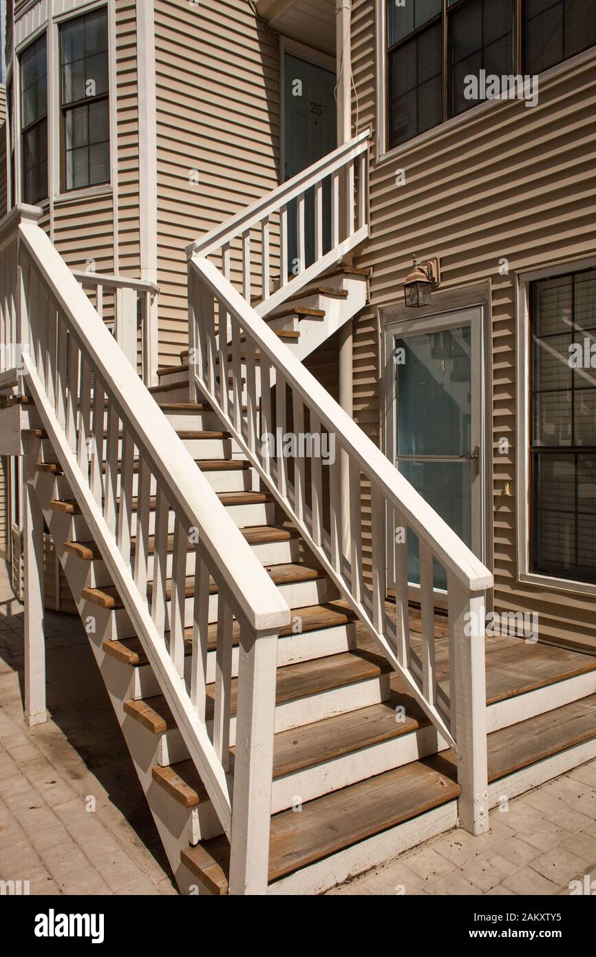 Marches d'accès à l'un des appartements du Piémont tonnelles à Piémont Ave, Midtown Atlanta, Georgia, USA Banque D'Images
