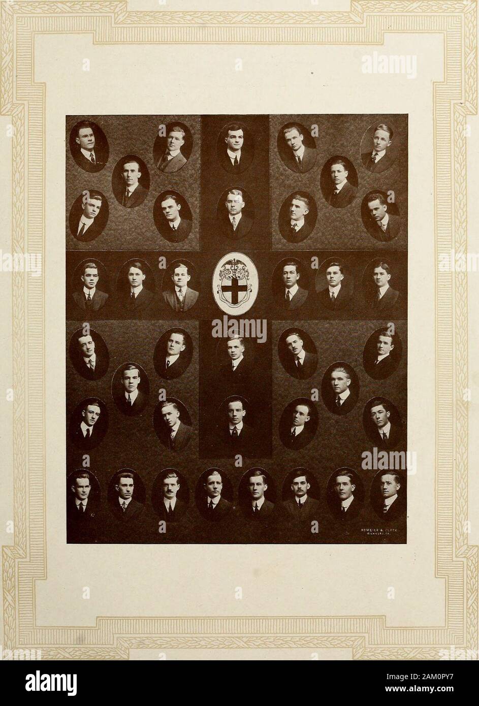 X-ray . Membres actifs PI MU, 1913-1914 Les aînés de coiffure. T. L.Byrd, G. B. Fitts, J. B.Fowlkes, W. B. Goodwin, E. LeB.Hill, D. H.Meares, B. N.Martin, J W. Parramore, J. O.Rudasill, C. L.Sinton, A. C, Jr. Braswell, J. C. Emmett, J. M.Foster, J. B. Juniors Gregory, H. L.Kellam, F.Peake. R. H. Scott, W. W.Wood, T. M.Trower, W B. M j'^ Burcher, A. W.Dudley, H. H.Fitts, F. M. Barber, T. M.Chenery, A. J.Cole, D. B. Justis Sophomores, L. H.Mercer, C. B. Phillips, C.Tipton, J. W., C. Frais jfEN Colonna W.Scott, s : D.Suiter, W. G.Westcott, H. H. Tyler, D. G. Vaughan, R. W.Watkins, R. E. H., VVhaley F.Gilman, Banque D'Images