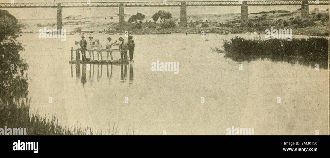 Batailles de la dix-neuvième siècle, de l'indicateur sur l'hôtel de ville. Ce jour-là il y avait de faux rapports dans Londonof une grande bataille près de Ladysmith. Ils le hadonlv slenderest foundation. Dans le morningSir George White quitte à le voir il coulddraw les forces de l'état libre dans une action, avec une vue de l'élimination de la force qui a comethrough Tintwas Reenens beforethev et Van passe pourrait être rejoint par d'autres colonnes de l'ANV.Il avait avec lui dans la banque DAL) un infantrybrigade-smilh composé de la 1ère, la force devons ist. Il était clair que les Boers étaient stillclinging au rocky souille Banque D'Images