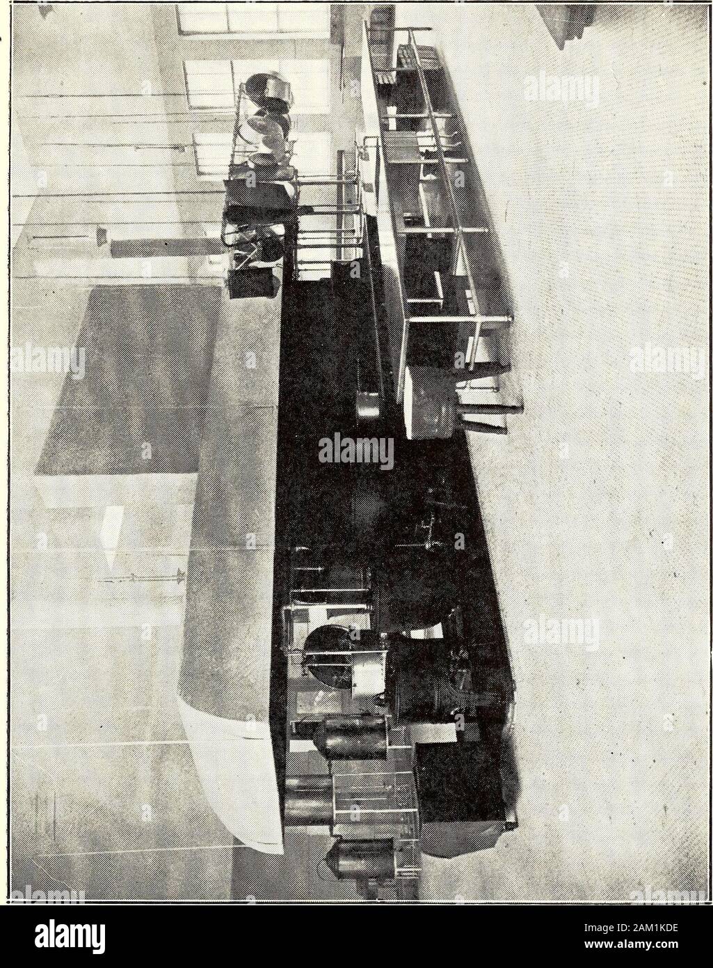 Rapport du Conseil d'administration et directeur de l'Hôpital d'Etat, Raleigh, N.C. . ans ... ..  . .. . 2 3 Totaux . 70 86 156 Tableau n° 12 montrant la cause du décès de ceux qui sont morts au cours des deux dernières années, la tuberculose pulmonaire pneumonie lobaire pneumonie Broncho épuisement d'épilepsie G angrene hémorragie cérébrale Maladie rénale Cardio Épuisement de démence sénile épuisement de la folie maniaco-dépressive. La pellagre Paresis suicide par pendaison Suicide par strangulation de valvulopathie organique cardiaque maladie cardiaque insuffisance cardiaque aiguë de l'épuisement de dilatation involutional melancholia . Exh Banque D'Images