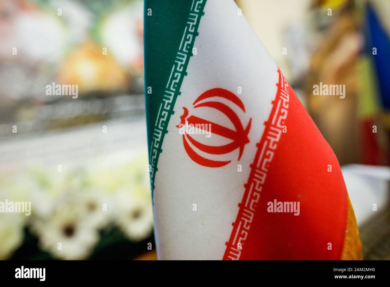 Faible profondeur de champ avec le drapeau iranien Banque D'Images