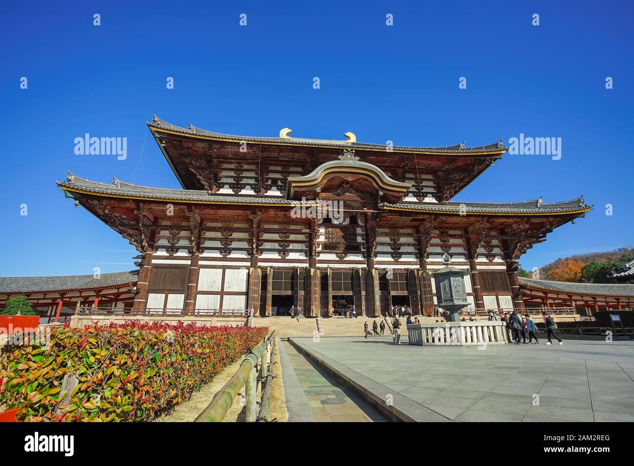 Nara, Japon - 16 décembre 2019 : Le plus grand bâtiment en bois du monde Temple Todaiji, c'est les destinations de voyage les plus célèbres de Nara ville i Banque D'Images