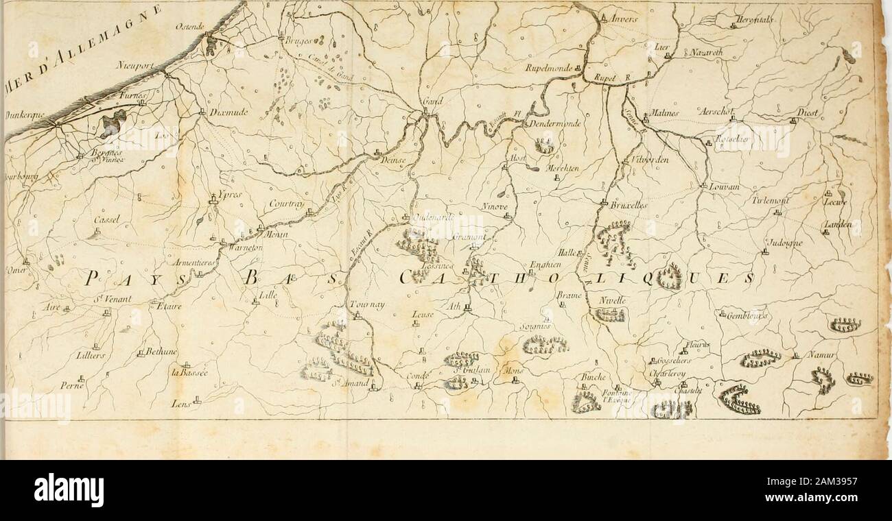 Voyage pittoresque de la Flandre et du Brabant : avec des réflexions relativement aux arts & quelques gravures . TABLE ALPHABÉTIQUE. Lts mois en déjîgnentles hures italiques Villes, Al un ERs cMOT, page 111Dans lEglife paroilIîaTc m, Afflighem , Abbaye , 3 8Dans lEglife , 38 en altitude, î î ( Anaoticiadcs dans lEglife des Carmes 37 ( dans lEglife des grands J7 ( Guillelmites dans lEglife des ^7 Hôpital général ( dans lE-glife de r ?tfMartin ( dans lEglife paroif- fiale de S. 34 Soeurs-Noires ( dans Tliéréfianes TEglife des 38 ( dans lEglife des Religieufes,de lOrdre de Sainte Tliércfe Voiruics , 37p Banque D'Images