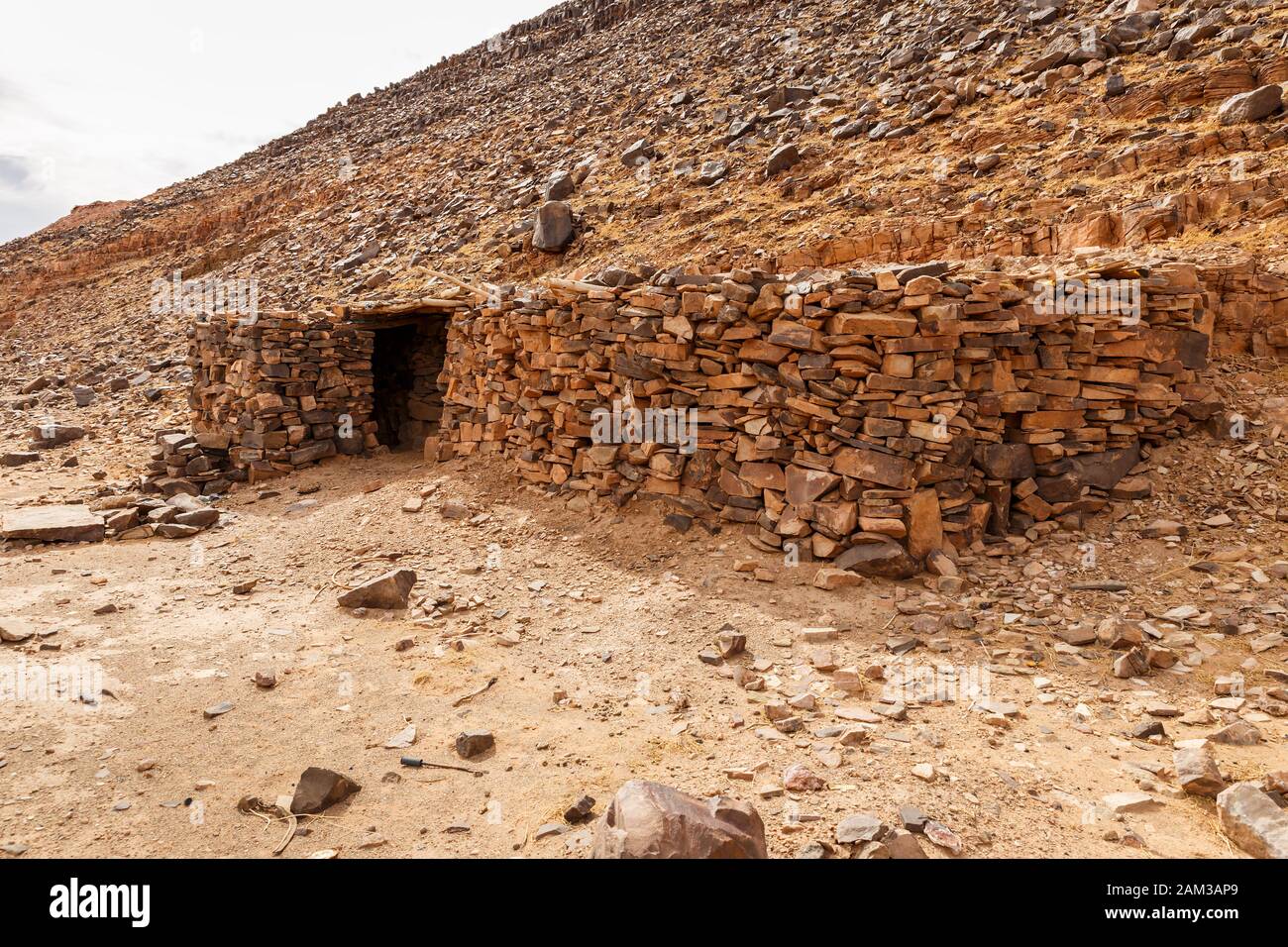 Maison Berbère, Maison Nomad En Pierre, Désert Du Sahara, Afrique Du ...
