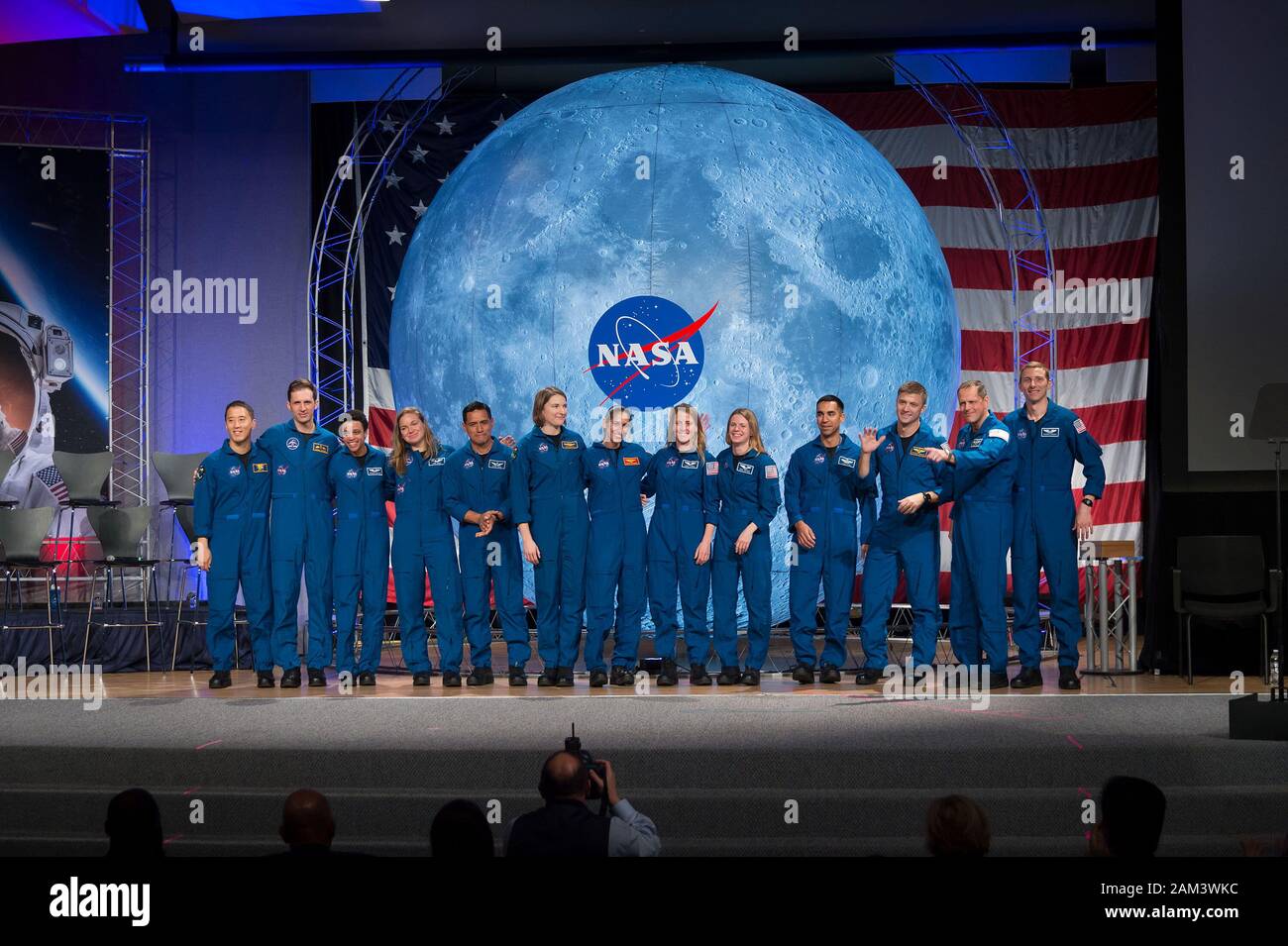 Houston, TEXAS - 10 janvier 2020 - les astronautes de la classe 2017 participent à des cérémonies de remise des diplômes au Johnson Space Center de Houston, Texas. Dans le Banque D'Images