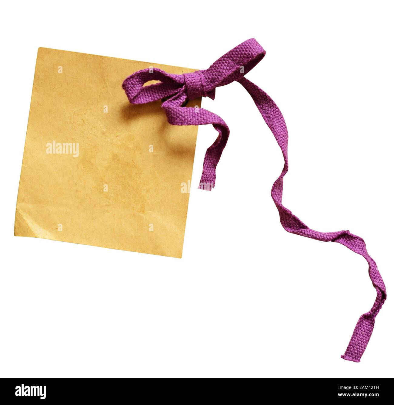 Étiquette en papier avec noeud isolé sur blanc Banque D'Images