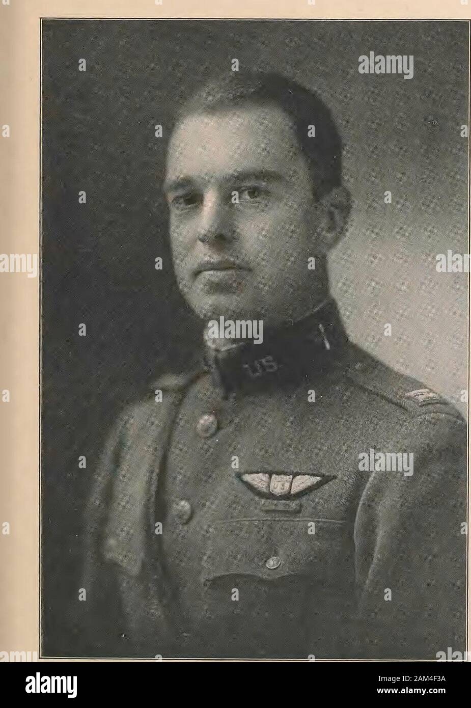 Les aviateurs de la Nouvelle-Angleterre 1914-1918 ; leurs portraits et leurs dossiers . deGuerre pour son travail. En 1916, il est transféré à l'Aviation, andjoined l'escadrille Lafayette, avec ce qu'il n'a comme notableservice comme pour gagner la Croix de Guerre de l'aviation, et le MedailledArgent de l'Aéro-Club de France. Il a été crédité d'twoGerman avec quatre avions officiellement et officieusement. Alors qu'en Service theAmerican qu'il était en charge de l'attribution de personnel pour le service d'escadrons de Colombey-les-Belles. En août 1918, hecame vers les États-Unis à des fins d'enseignement. En janvier 1919, il démissionne un Banque D'Images