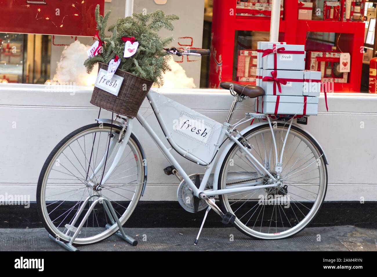 Frais de publicité vélo cadeaux de Noël. Banque D'Images