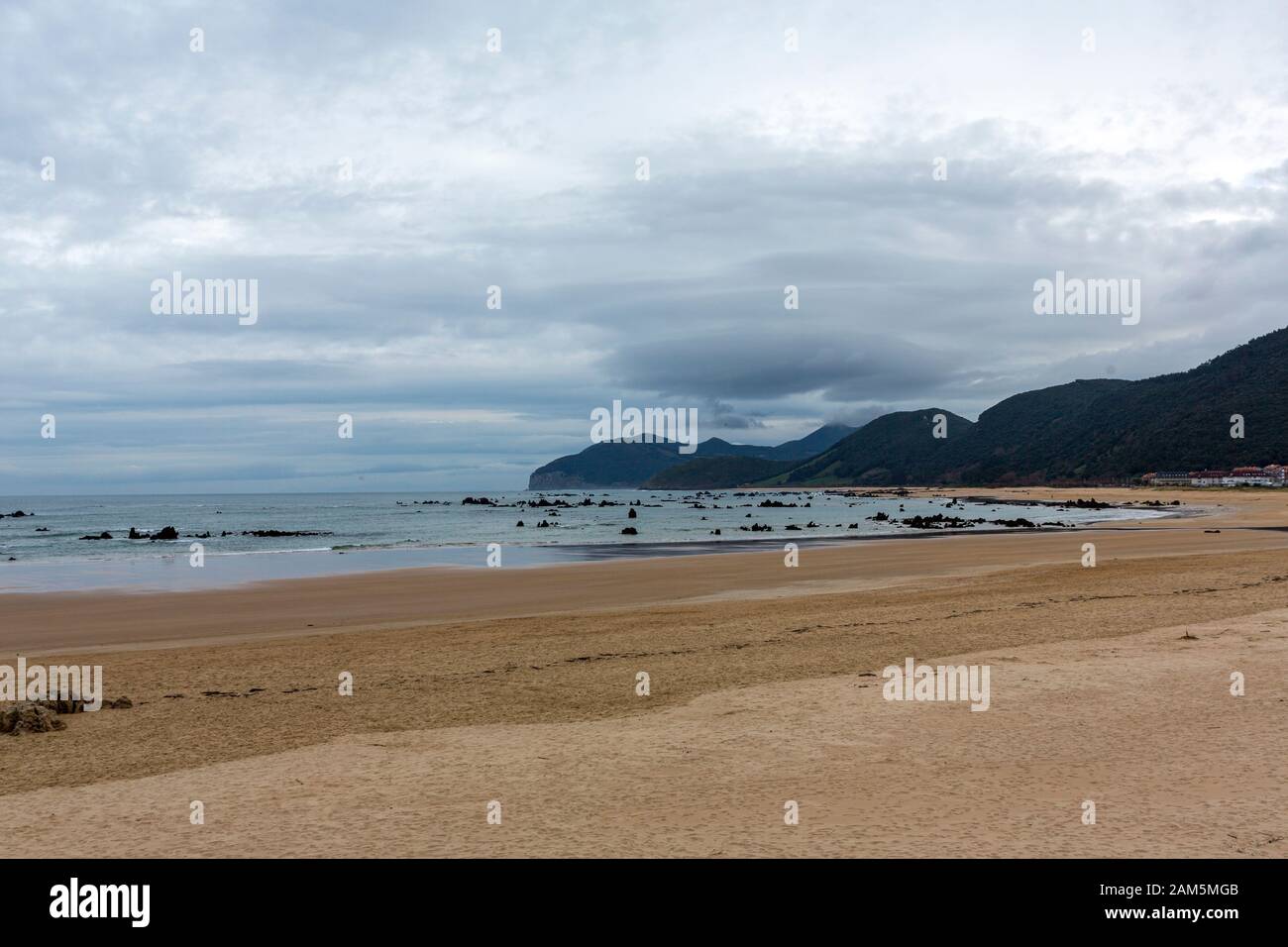 Rochers À Playa De Trengandín, Noja, Cantabrie, Espagne Banque D'Images