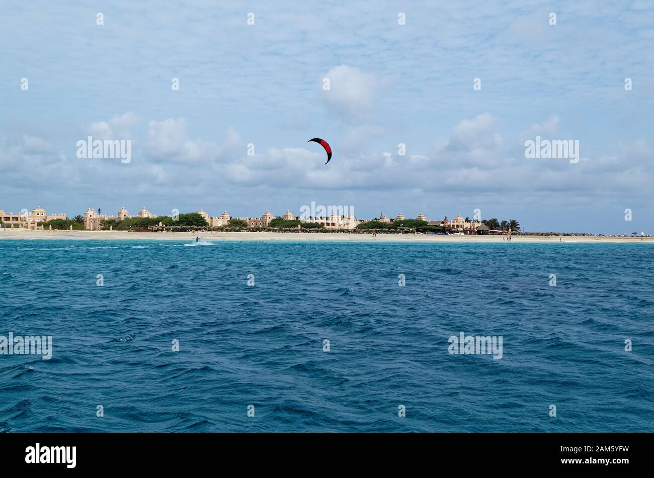 Vue panoramique sur la plage de sable sur l'île Sal, au Cap-Vert Banque D'Images