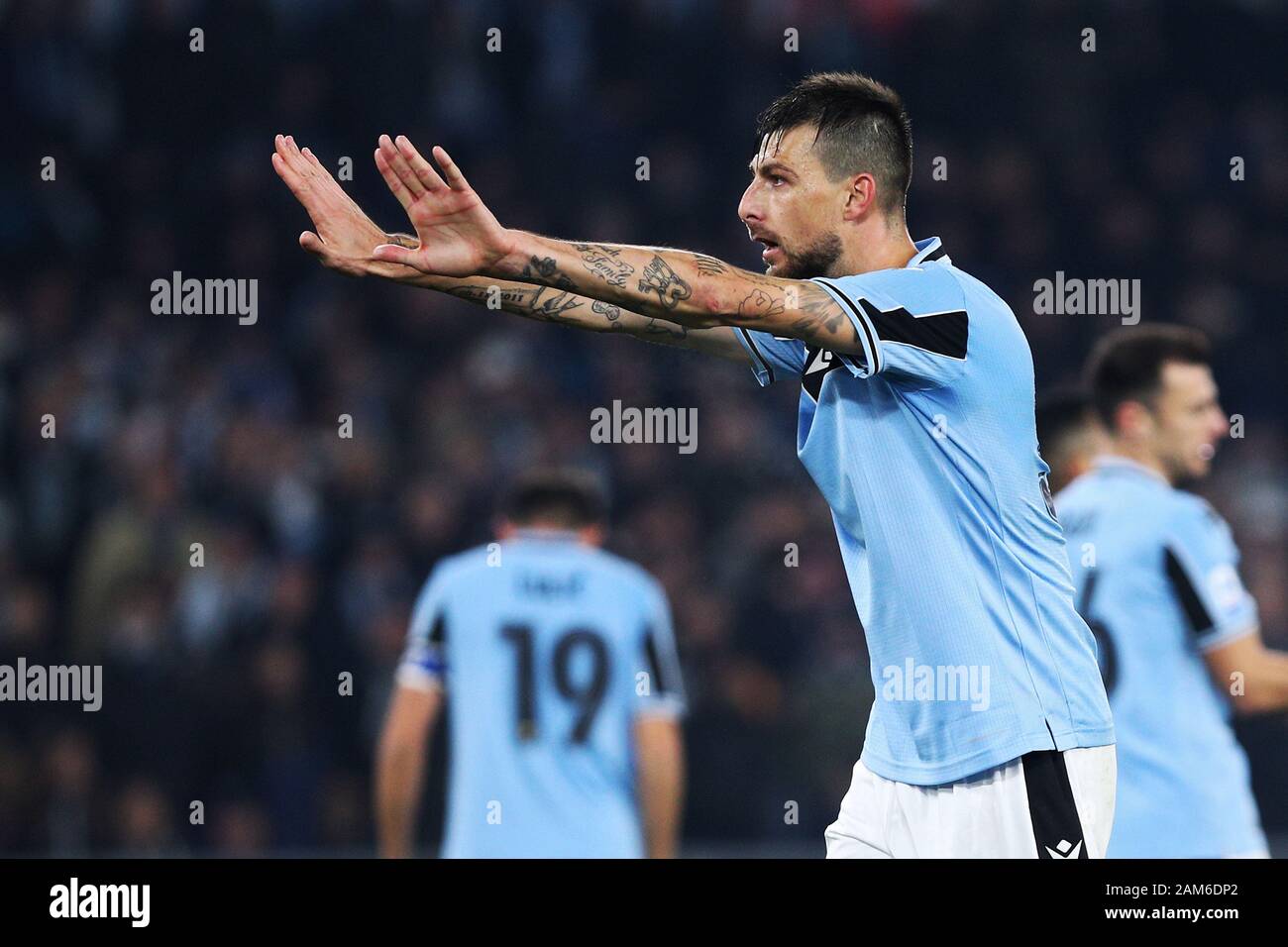 Rome, Italie. 11Th jan 2020. Francesco Acerbi du Latium au cours de gestes le championnat d'Italie Serie A match de football entre SS Lazio et SSC Napoli le 11 janvier 2020 au Stadio Olimpico à Rome, Italie - Photo Federico Proietti/ESPA-Imaes Crédit : Cal Sport Media/Alamy Live News Banque D'Images