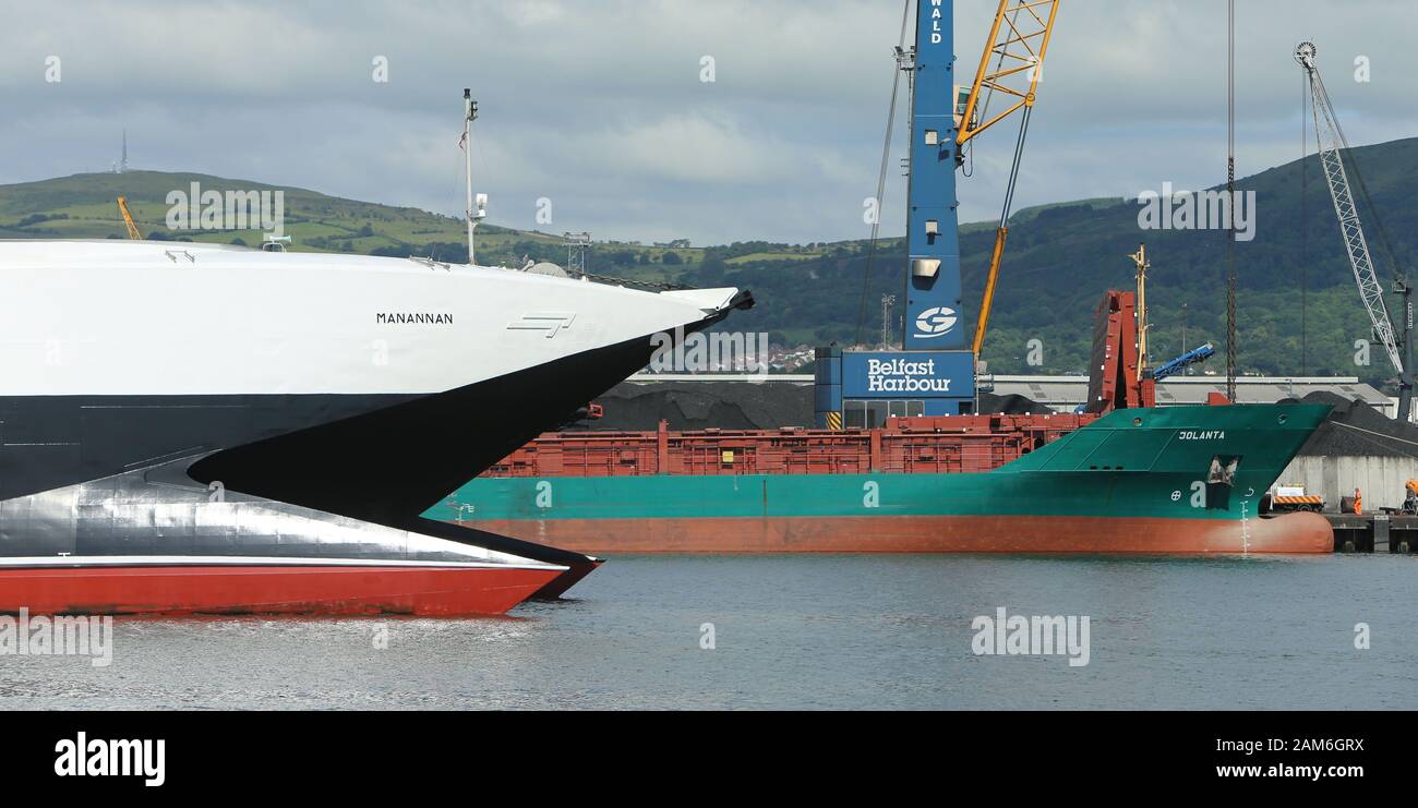 La proue du Belfast à Liverpool ferry, 'Mananna' via l'île de Man quitte Port de Belfast, le mercredi 3 juillet 2019. Banque D'Images