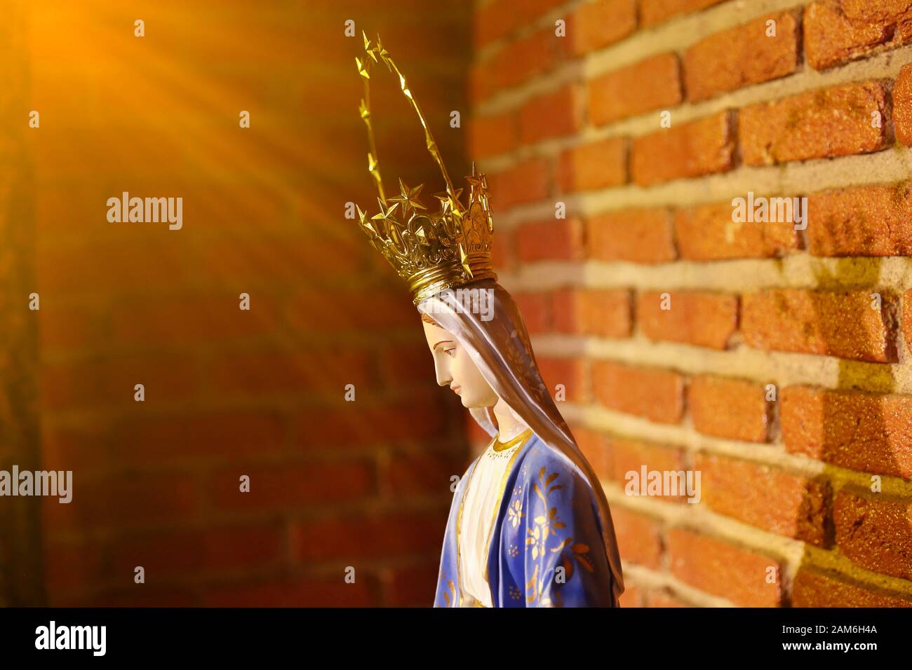 Statue de l'image de Notre Dame de grâce, mère de Dieu dans la religion catholique, Vierge Marie Banque D'Images