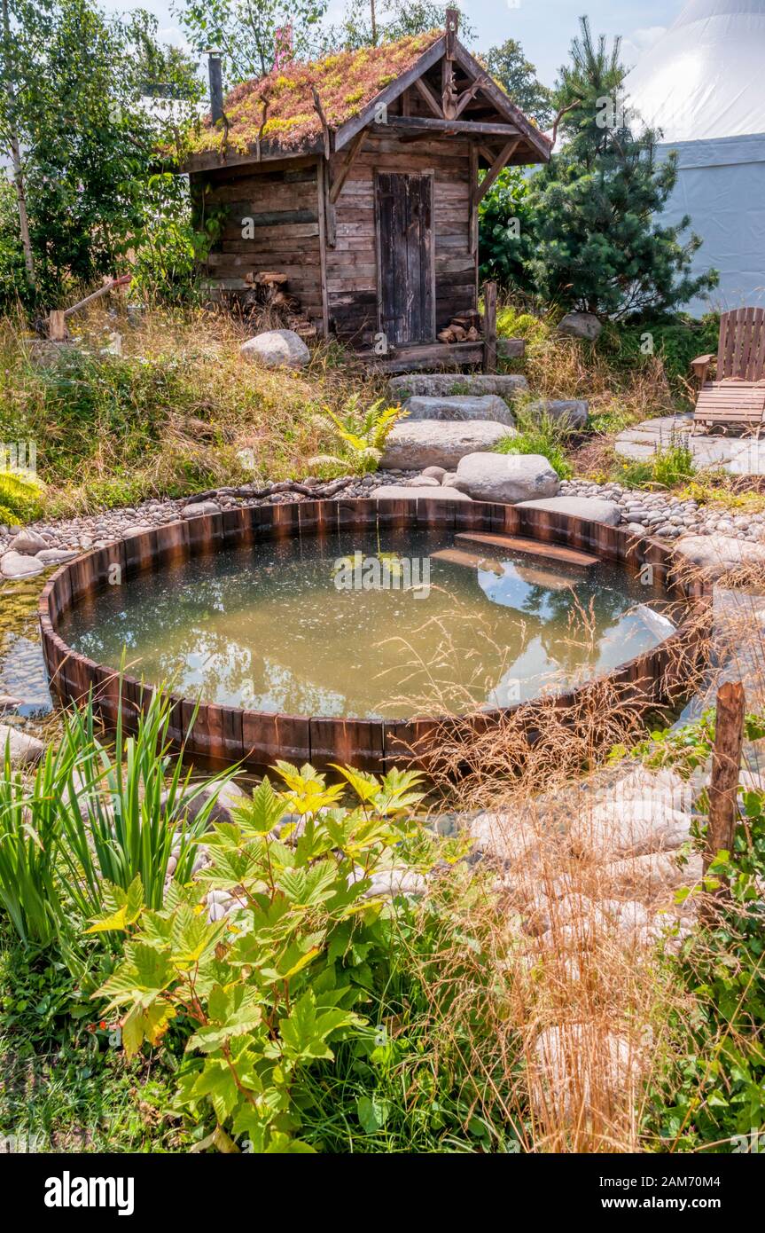 Les croisières Viking style nordique au jardin RHS Hampton Court Palace Flower Show 2018. Contour design conçu par le jardin. Banque D'Images