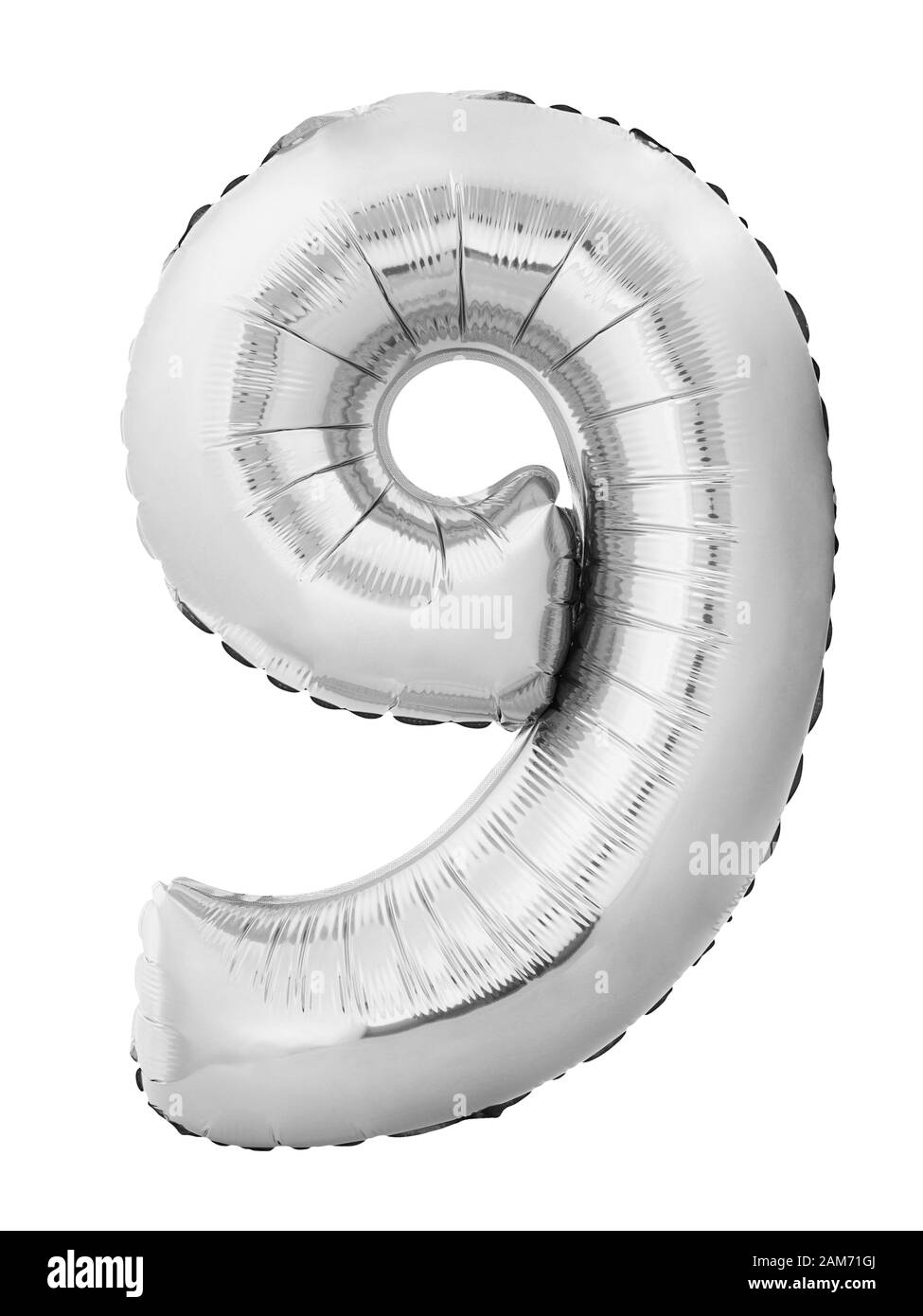 Numéro 9 neuf fait de ballon gonflable argenté isolé sur fond blanc. Remise et vente, anniversaire et concept éducatif Banque D'Images