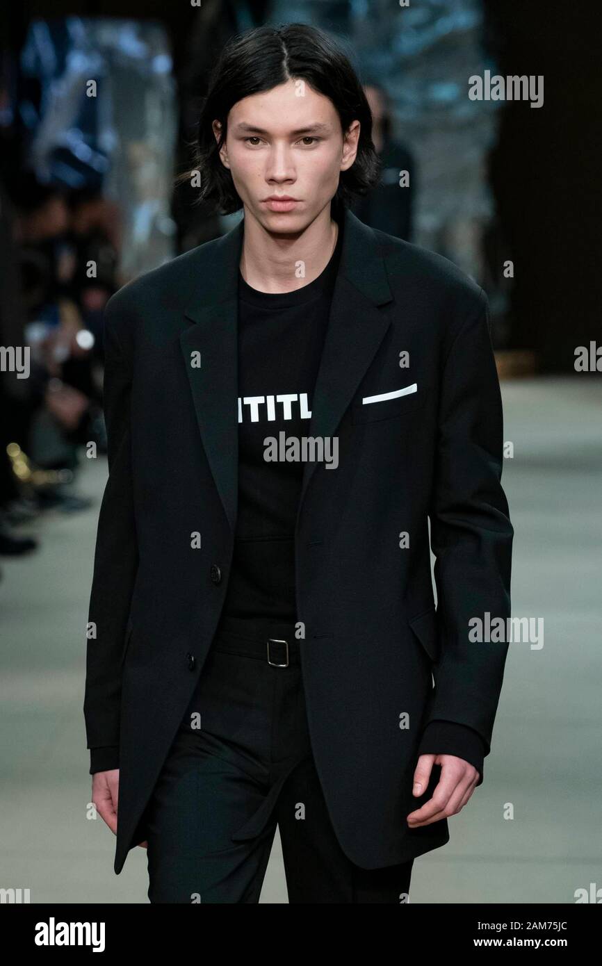 Milan, Italie. 11Th Jan, 2020. NEIL BARRETT Automne/Hiver 2020/2021 de piste à Milan Fashion Week d'hommes Janvier 2020 - Milan, Italie 11/01/2020 | Crédit dans le monde entier d'utilisation : dpa/Alamy Live News Banque D'Images