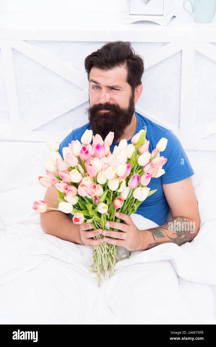 Jour Chaud Fleur De Tulipe Pour Le 8 Mars Fleurs Du Bon Matin Humeur Positive Et Jour Chaud Fleur De Tulipe Pour Le 8 Mars Fleurs Du Bon Matin Humeur Positive Et