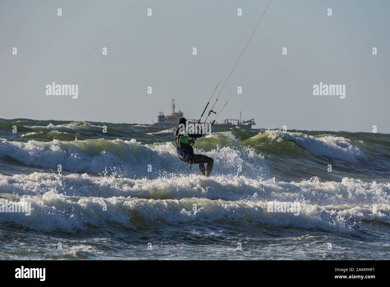 Sylt - Proche De Kite-Surfer À Wenningstedt Beach, Schleswig-Holstein, Allemagne, 05.06.2015 Banque D'Images