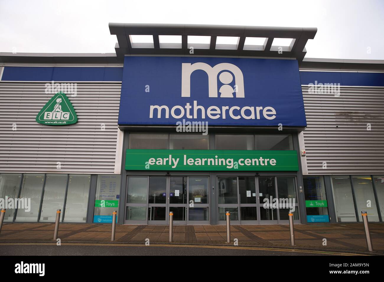 Une boutique fermée Mothercare au parc Aintree Retail, Liverpool, le dernier jour de négociation de la société. Les détaillants en faillite Mothercare et Debenhams ferment les magasins pour le bien en janvier après des décennies dans l'entreprise. Banque D'Images