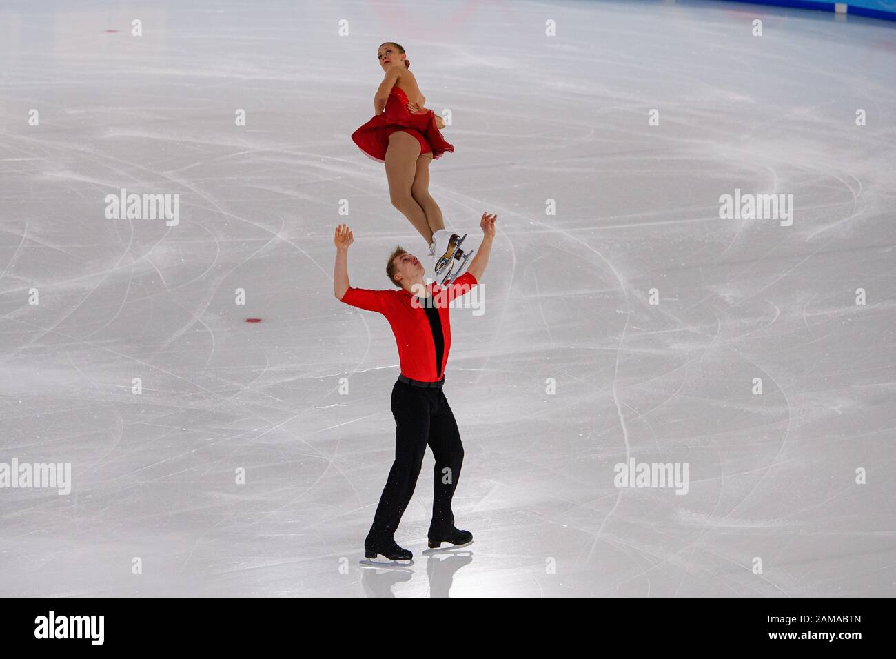 LAUSANNE, SUISSE. 12 janvier 2020. NESTEROVA Sofiia / DARENSKYI Artem (UKR) participer au patinage en couple - patinage gratuit lors des Jeux Olympiques de la Jeunesse de Lausanne 2020 à la patinoire de Lausanne le dimanche 12 janvier 2020. LAUSANNE, SUISSE. Crédit: Taka G Wu/Alay Live News Banque D'Images