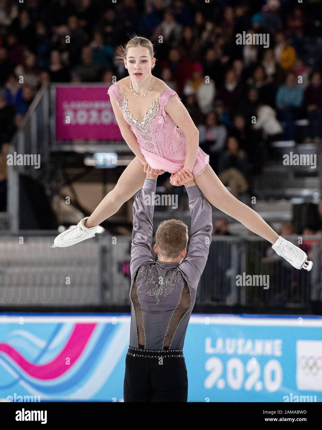 LAUSANNE, SUISSE. 12 janvier 2020. Fleming Cate / ISBELL Jedidah (États-Unis) affrontez en patinage en couple - patinage gratuit lors des Jeux Olympiques de la Jeunesse de Lausanne 2020 à l'aréna de patinage de Lausanne le dimanche 12 janvier 2020. LAUSANNE, SUISSE. Crédit: Taka G Wu/Alay Live News Banque D'Images