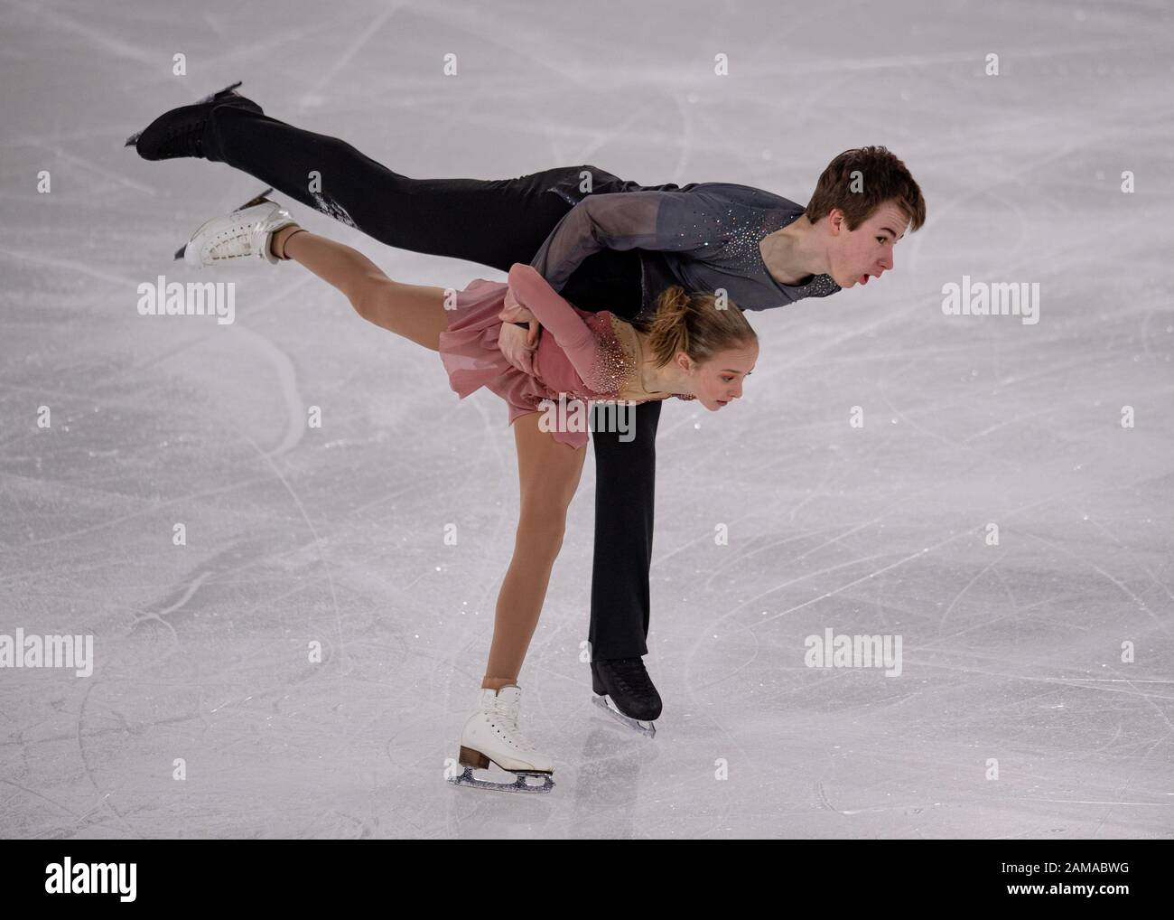 LAUSANNE, SUISSE. 12 janvier 2020. McIntosh Brooke / TOSTE Brandon (CAN) rivalise en patinage en couple - patinage gratuit lors des Jeux Olympiques de la Jeunesse de Lausanne 2020 à l'aréna de patinage de Lausanne le dimanche 12 janvier 2020. LAUSANNE, SUISSE. Crédit: Taka G Wu/Alay Live News Banque D'Images