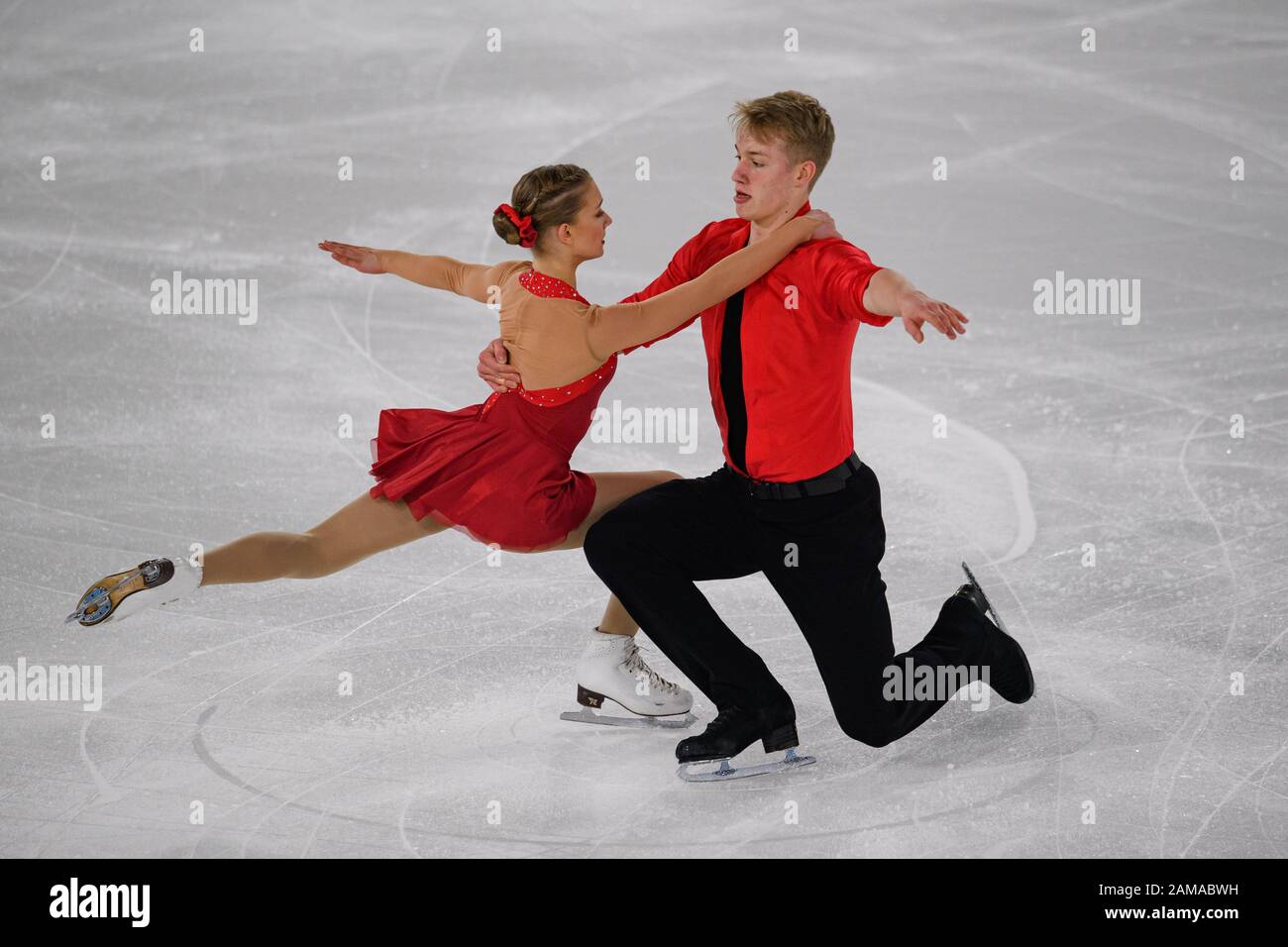 LAUSANNE, SUISSE. 12 janvier 2020. NESTEROVA Sofiia / DARENSKYI Artem (UKR) participer au patinage en couple - patinage gratuit lors des Jeux Olympiques de la Jeunesse de Lausanne 2020 à la patinoire de Lausanne le dimanche 12 janvier 2020. LAUSANNE, SUISSE. Crédit: Taka G Wu/Alay Live News Banque D'Images