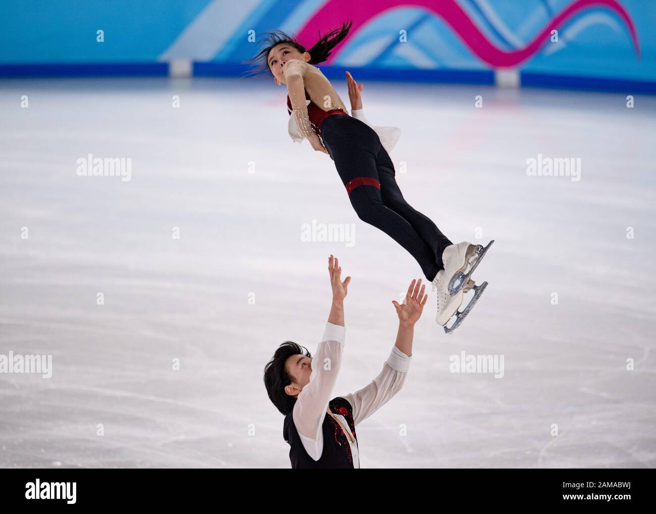 LAUSANNE, SUISSE. 12 janvier 2020. Wang Yuchen / HUANG Yihang (CHN) rivalisent en patinage en couple - patinage gratuit lors des Jeux Olympiques de la Jeunesse de Lausanne 2020 à l'aréna de patinage de Lausanne le dimanche 12 janvier 2020. LAUSANNE, SUISSE. Crédit: Taka G Wu/Alay Live News Banque D'Images