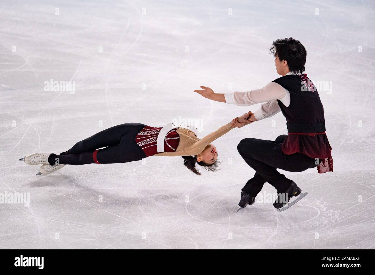 LAUSANNE, SUISSE. 12 janvier 2020. Wang Yuchen / HUANG Yihang (CHN) rivalisent en patinage en couple - patinage gratuit lors des Jeux Olympiques de la Jeunesse de Lausanne 2020 à l'aréna de patinage de Lausanne le dimanche 12 janvier 2020. LAUSANNE, SUISSE. Crédit: Taka G Wu/Alay Live News Banque D'Images