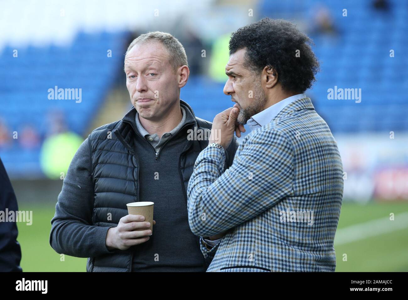 Cardiff, Royaume-Uni. 12 janvier 2020. Steve Cooper responsable de Swansea City avec Don Goodman avant le match du championnat EFL Sky Bet entre Cardiff City et Swansea City au Cardiff City Stadium, Cardiff, Pays de Galles, le 12 janvier 2020. Photo De Dave Peters. Utilisation éditoriale uniquement, licence requise pour une utilisation commerciale. Aucune utilisation dans les Paris, les jeux ou une seule publication de club/ligue/joueur. Crédit: Uk Sports Pics Ltd/Alay Live News Banque D'Images