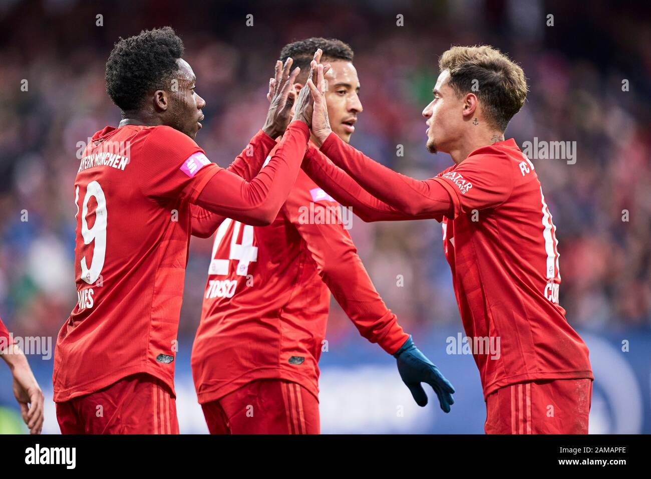 Nürnberg, Deutschland, Le 11 Janvier 2020. Max-Marlock-Stadion, Jeu D'Essai, Testspiel, Freudschaftsspiel 1. FC Nürnberg - FC Bayern München (FC Bayern Munich): Alphonso Davies (#19) bejubelt mit Philippe Coutinho (#10) sein Tor zum 1:1. Jubel. Corentin Tolisso (#24) Im Hintergrund. Peter Kotzur/Alay Live News Banque D'Images