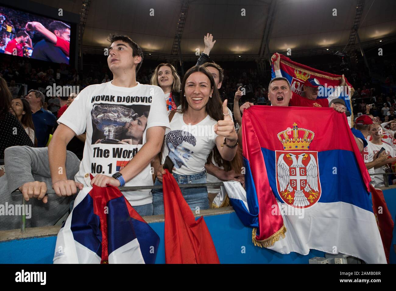 Les fans célèbrent après que la Serbie a remporté la coupe 2-1 contre l'Espagne lors de la finale de la coupe ATP 2020 à la Ken Rosewall Arena, à Sydney, en Australie, le 12 janvier 2020. Photo De Peter Dovgan. Banque D'Images
