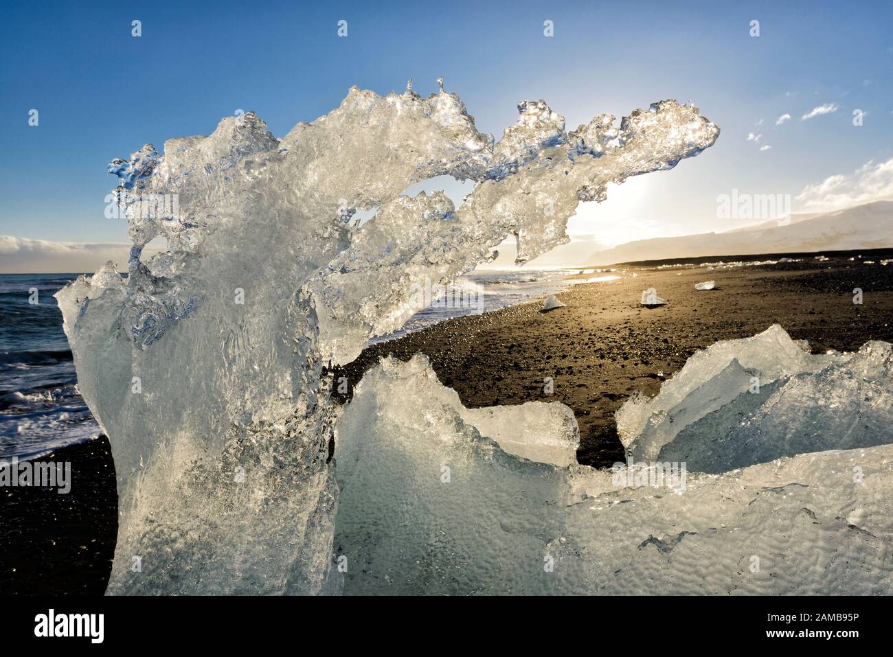 Bloc de glace, plage au lagon des glaciers Joekulsarlon, Breiðamerkursandur, côte sud Islande, Islande Banque D'Images