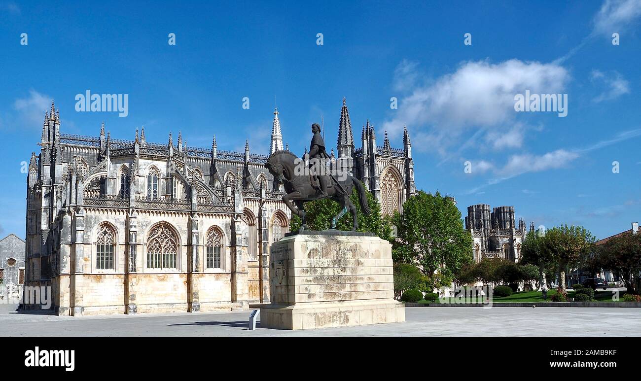 Statue de Nuno Alvares Pereira équitation dans Batalha au Portugal Banque D'Images