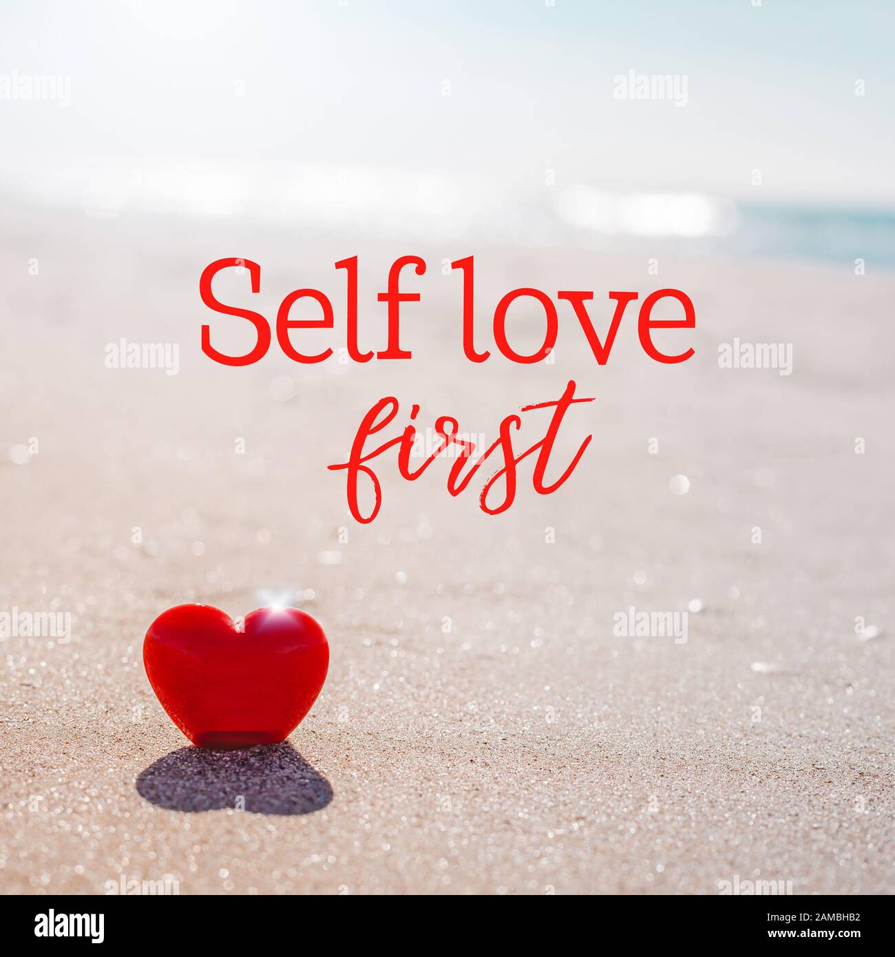 Concept De La Saint Valentin Symbole Romantique D Amour Du Cœur Rouge Sur La Plage De Sable Avec Espace De Copie Et Message Texte Carte Postale De Citation Inspirante Discotheque Photo Stock