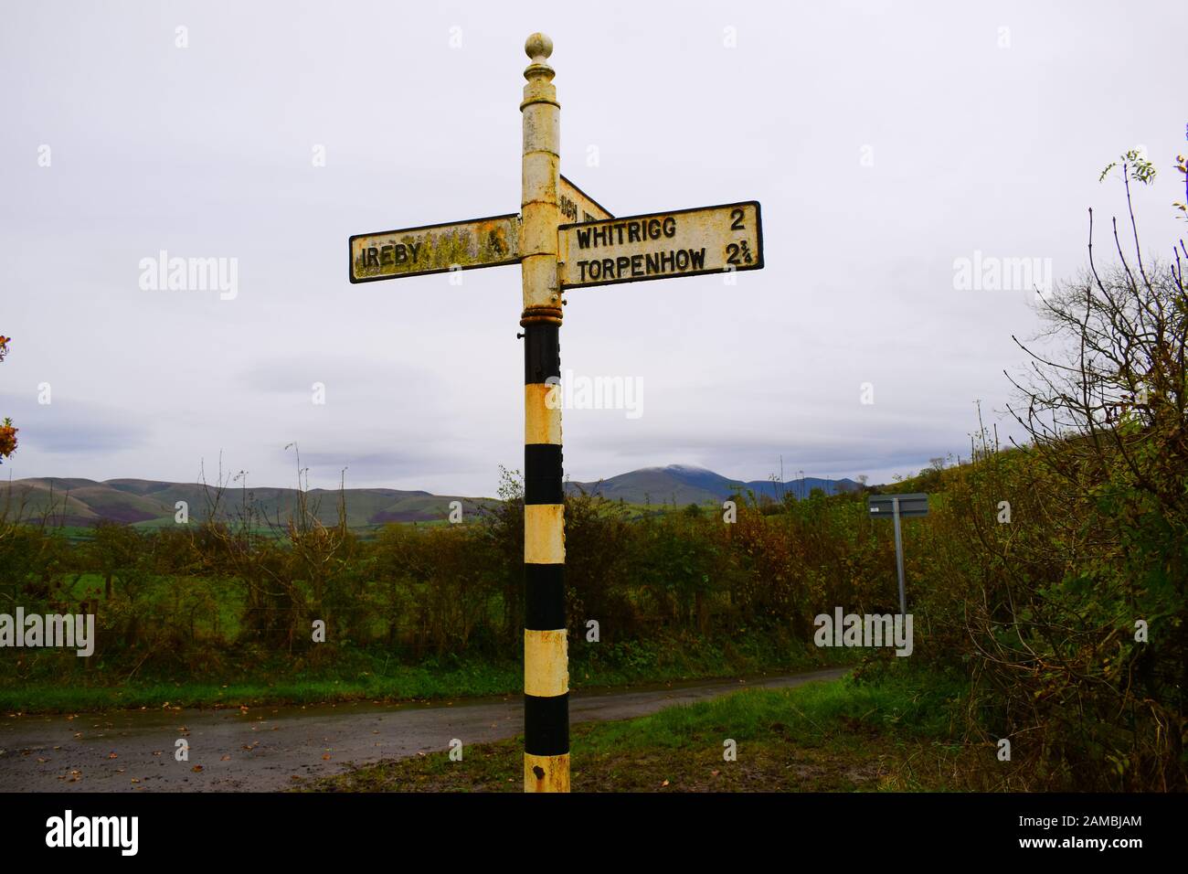 Les signposts peuvent conduire à n'importe où... Banque D'Images