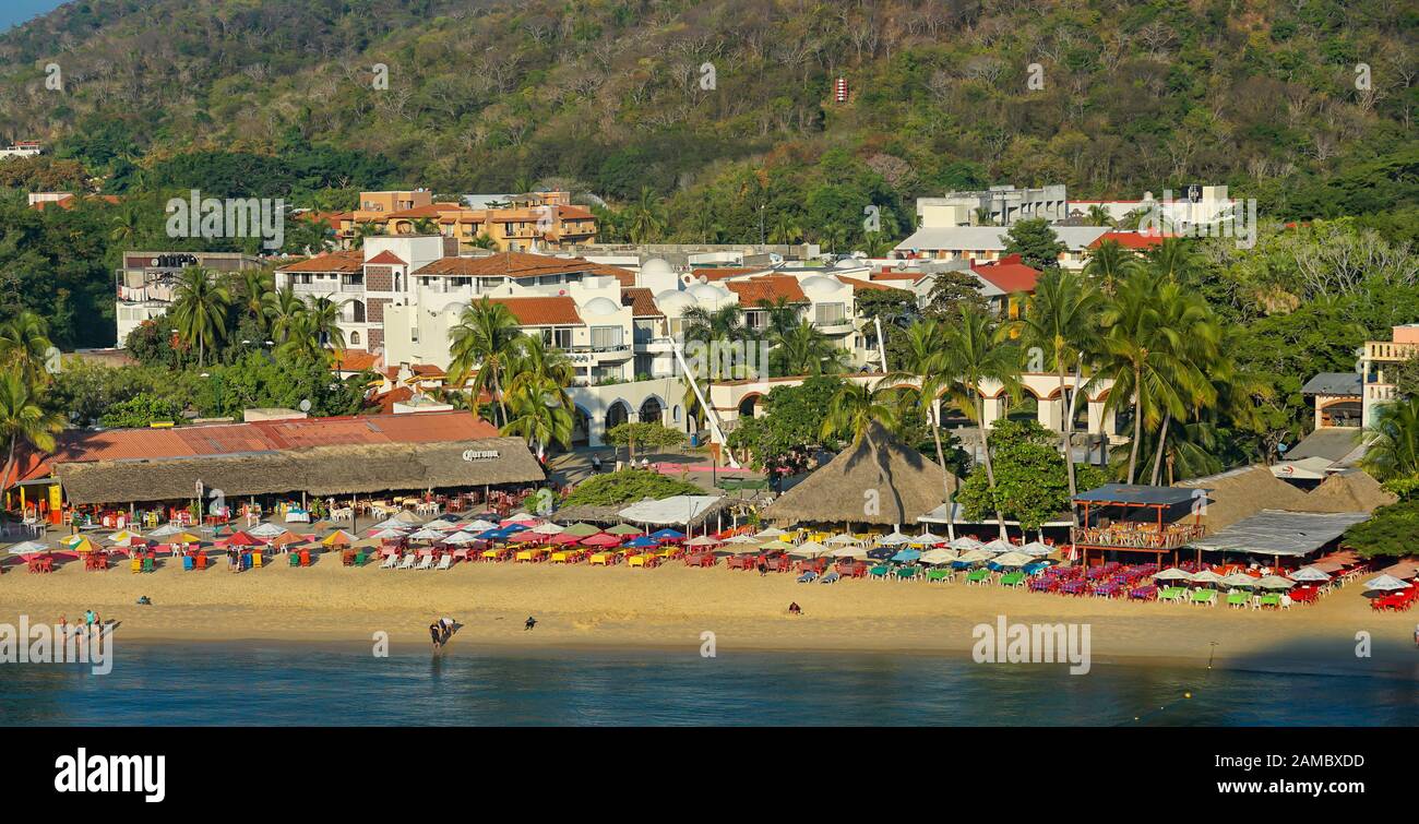 Quai de croisière et station balnéaire de Huatulco Bays de Huatulco, Mexique, Baie de l'Entrega, Bahias de Huatulco, Oaxaca, plage de Santa Cruz Banque D'Images