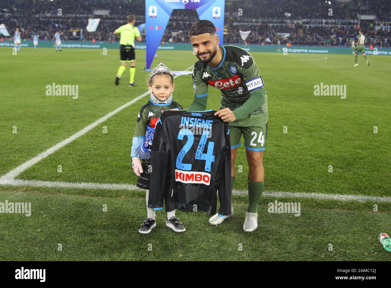 Rome, Italie. 11 janvier 2020. De gauche à droite : Noemi Staiano a Camorra et Lorenzo Insigne de la SSC Napoli lors du match de football entre SS Lazio et SSC Napoli à Stadio Olimpico à Rome. Résultat final SS Lazio a gagné sur SSC Napoli avec 1-0. (Photo De Salvatore Esposito/Pacific Press) Crédit: Agence De Presse Du Pacifique/Alay Live News Banque D'Images