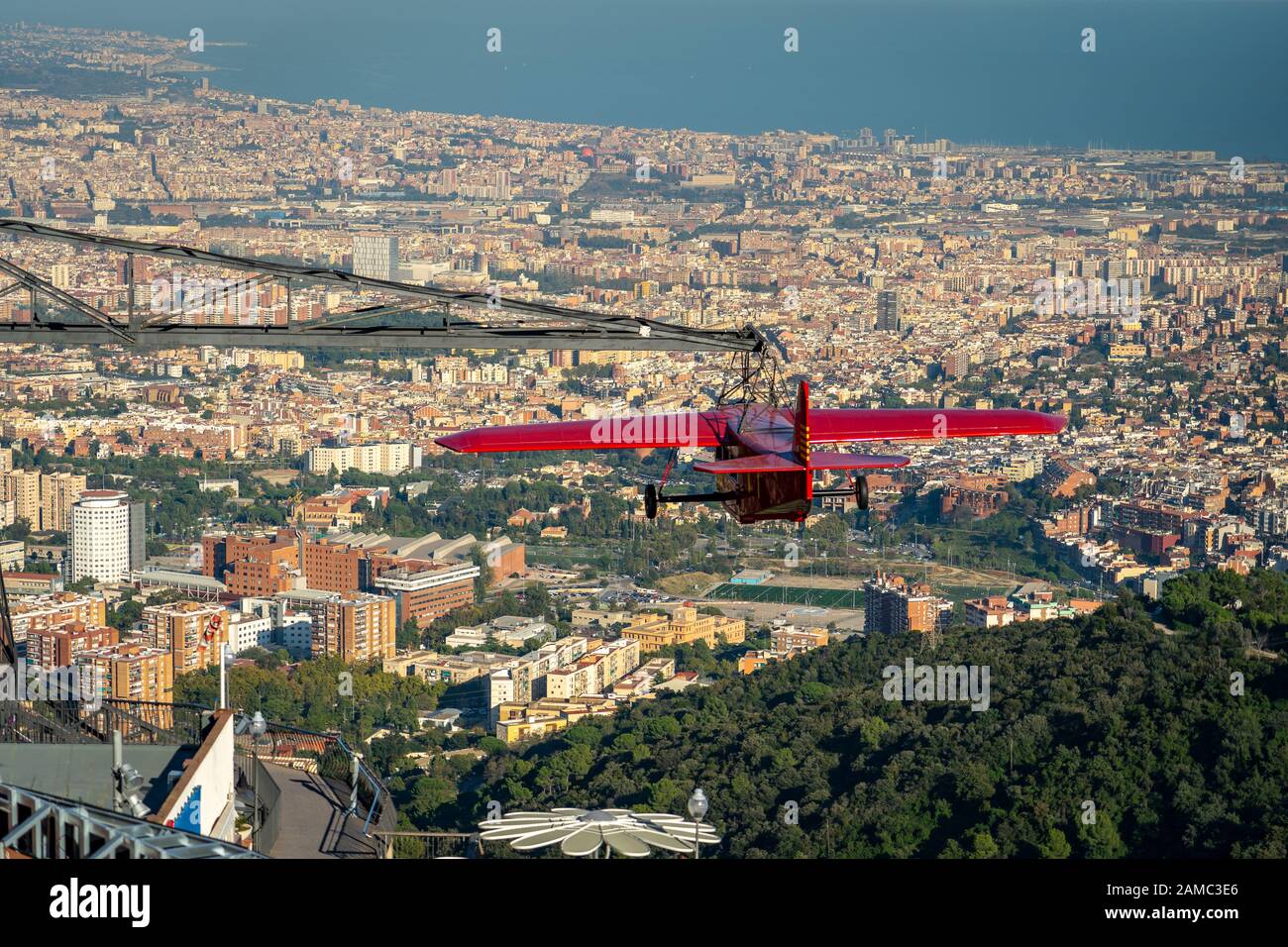 Barcelone, Espagne - un trajet en avion dans le parc d'attractions Tibidabo Banque D'Images