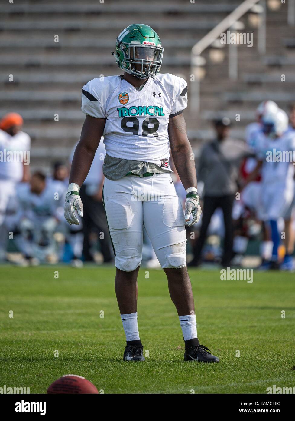 Deland, FL, États-Unis. 12 janvier 2020. American Team Defdéfensive end Tevaughn Grant (98) pendant le match De Football All Star de l'université dans la SPIRALE Tropical Bowl entre l'américain (blanc) et le National (black0 au stade Spec Martin à DeLand, Fl. Romeo T Guzman/CSM/Alay Live News Banque D'Images