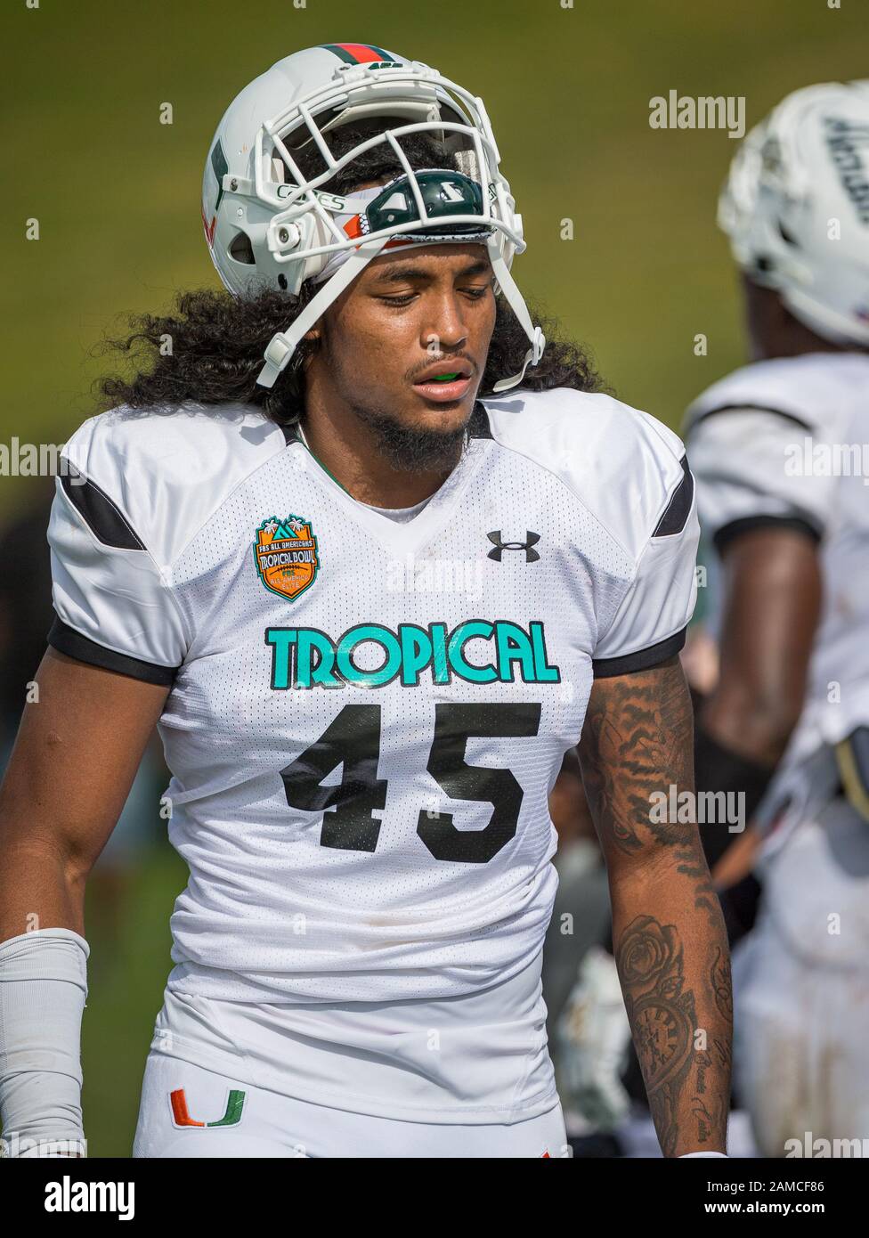 Deland, FL, États-Unis. 12 janvier 2020. American Team linebacker Romeo Finley (45) pendant le match De Football All Star de l'université dans le SPIRAL Tropical Bowl entre l'américain (blanc) et le National (black0 au stade Spec Martin à DeLand, Fl. Romeo T Guzman/CSM/Alay Live News Banque D'Images