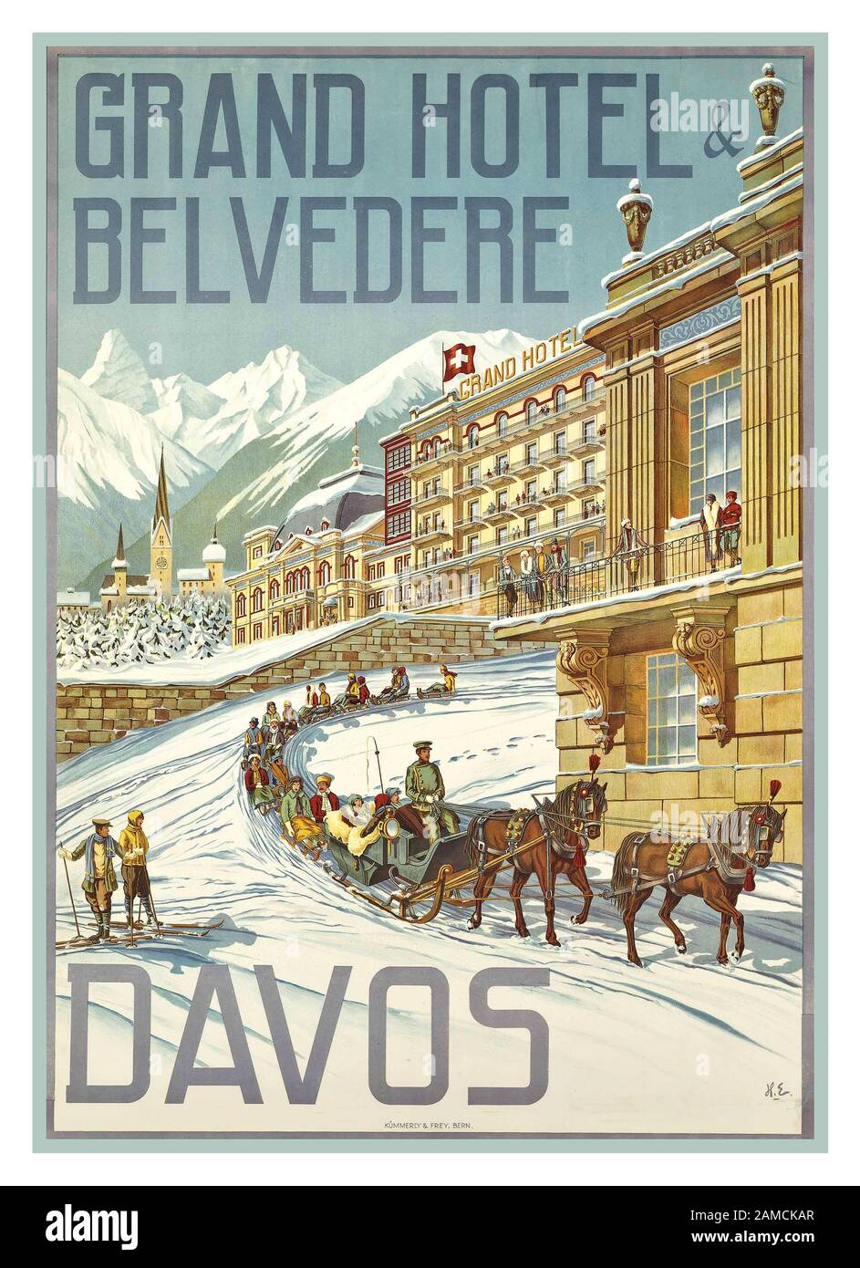 Davos Vintage 1900 – affiche de vacances de luxe en hiver pour DAVOS Suisse avec le Grand Hotel Belvedere en neige avec des traîneaux à cheval et des traîneaux à neige. Par L'Artiste Hans Eggimann Banque D'Images