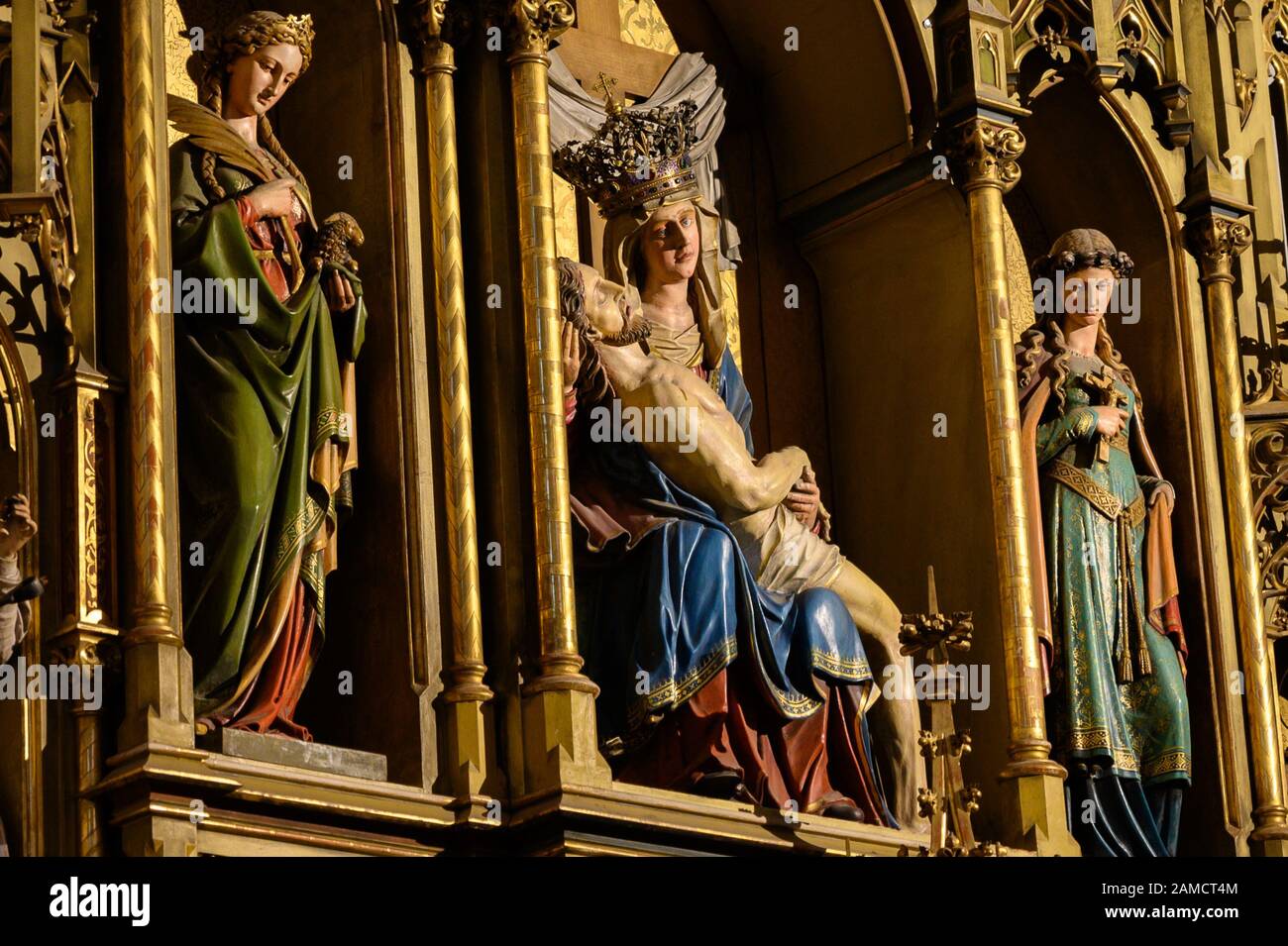 Le christ mort dans les bras de marie Banque de photographies et d’images à haute résolution Alamy Le christ mort dans les bras de marie Banque de photographies et d’images à haute résolution Alamy