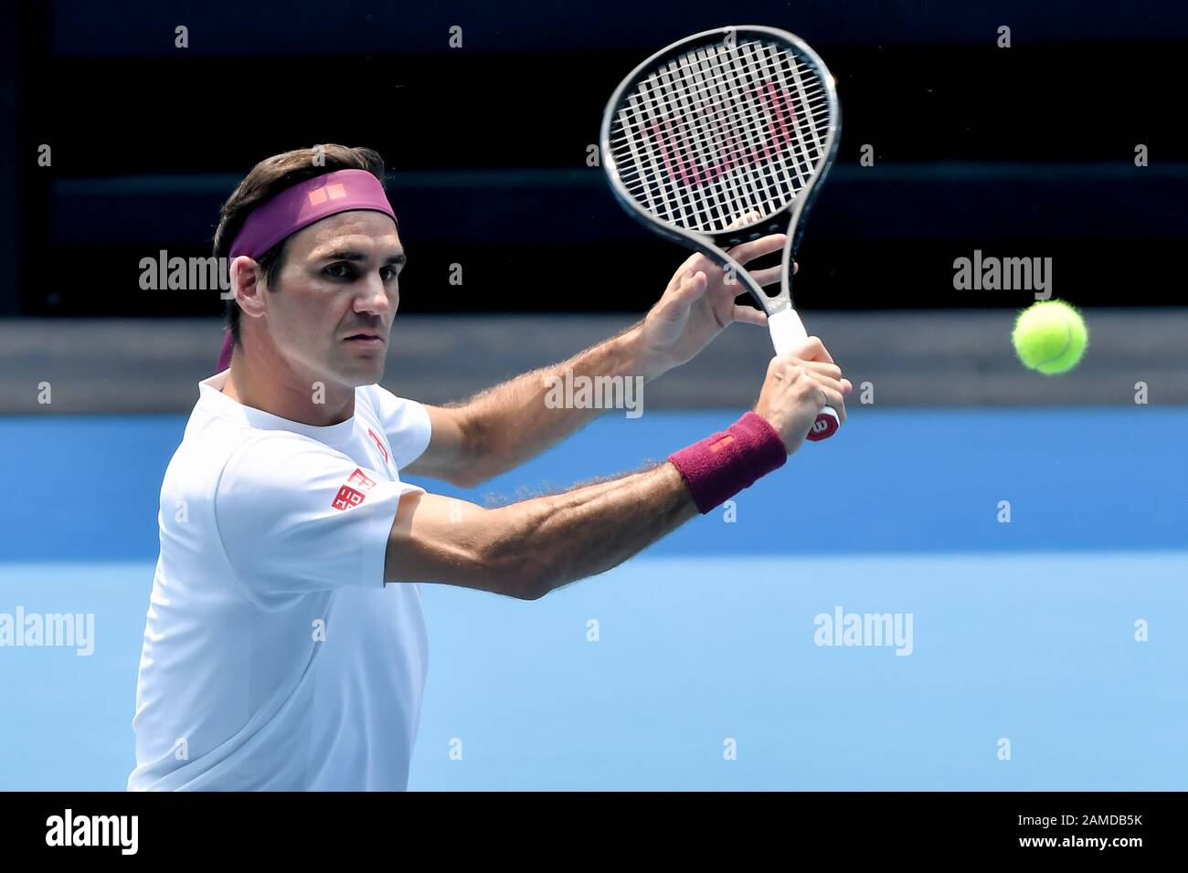 Melbourne, Australie. 13 janvier 2020. Roger Federer pratique sur Rod laver Arena avant le début du tournoi de tennis australien Open Grand Chelem de 2020 à Melbourne, en Australie. Sydney Low/Cal Sport Media/Alay Live News Banque D'Images